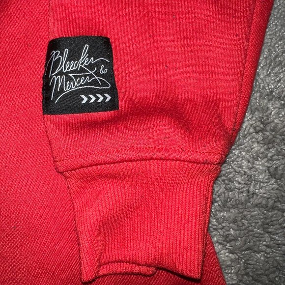 Bleecker & Mercer Men’s Hoodie Red Trouble Maker Embroidered Bear Size M Medium - Picture 4 of 7